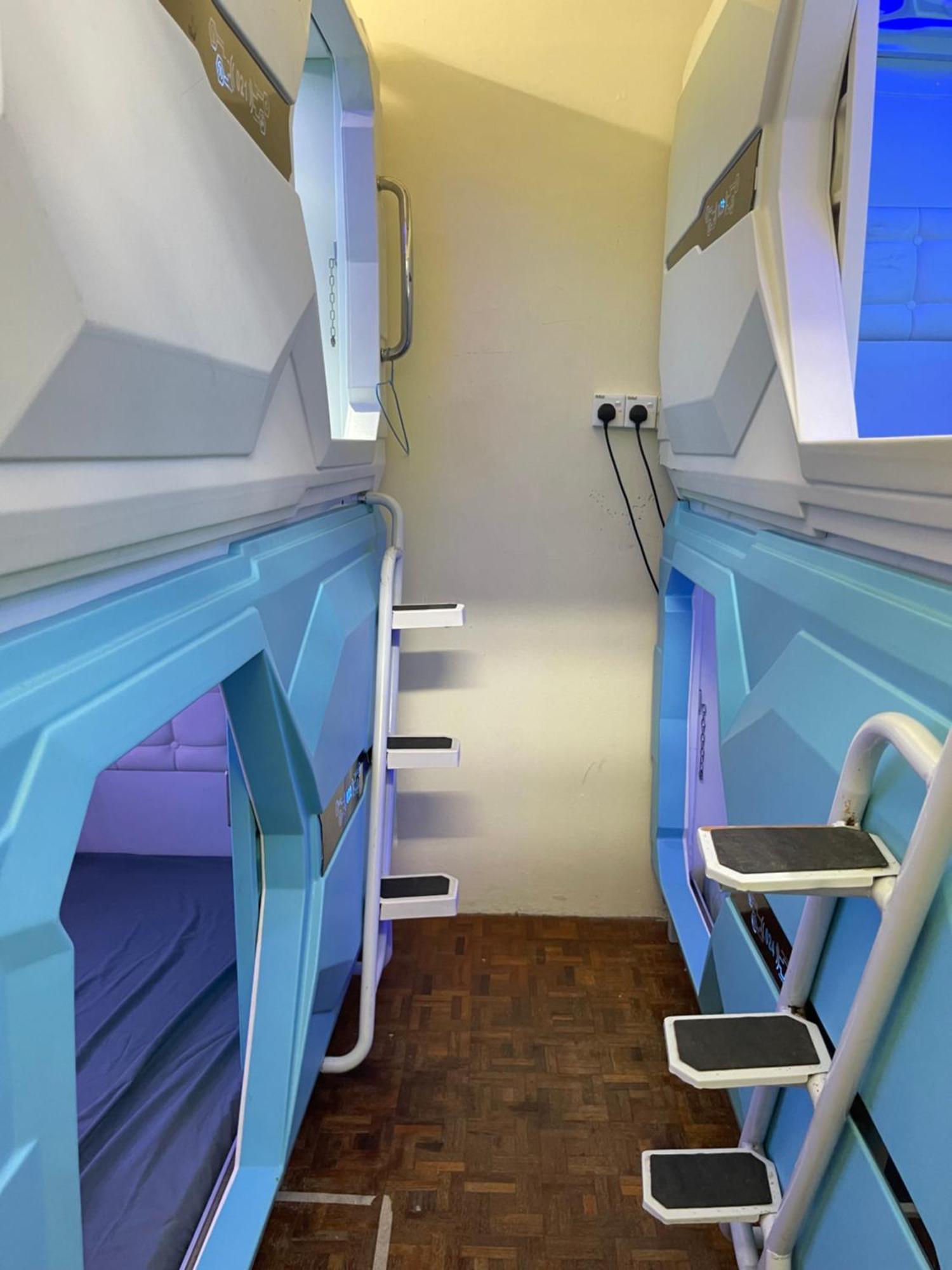 Pelangi Capsule Hostel Johor Bahru Exteriör bild