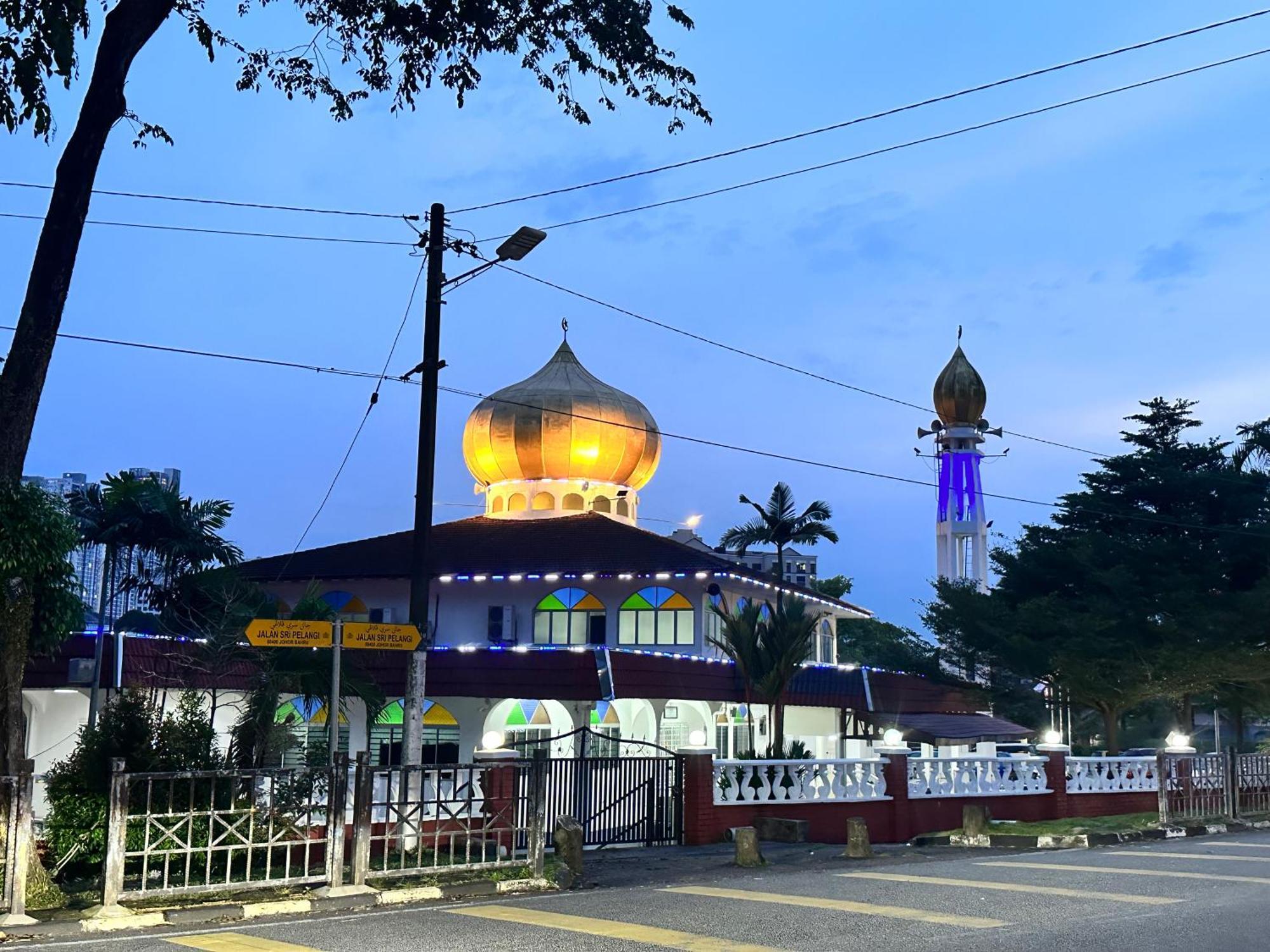 Pelangi Capsule Hostel Johor Bahru Exteriör bild
